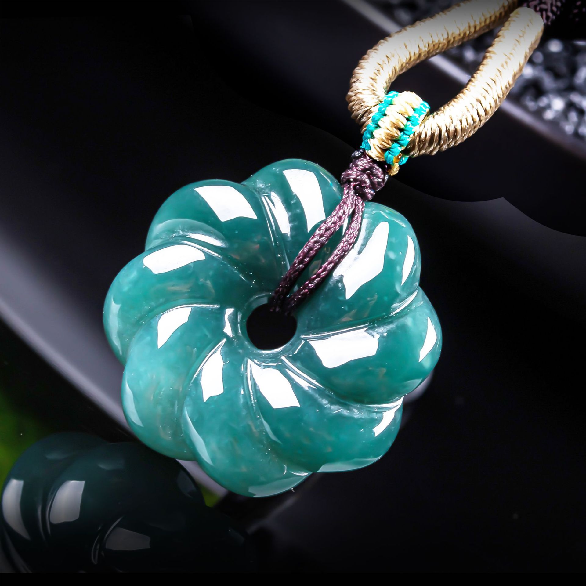 Natural Burmese Jadeite Flower - đánh giá và giá Vintage Fashion Necklace